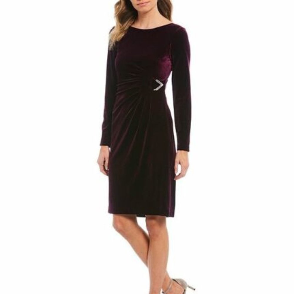 Jessica Howard JH9M8513 Plum Stretch Velvet Side Ruched Embellished Sheath Dress